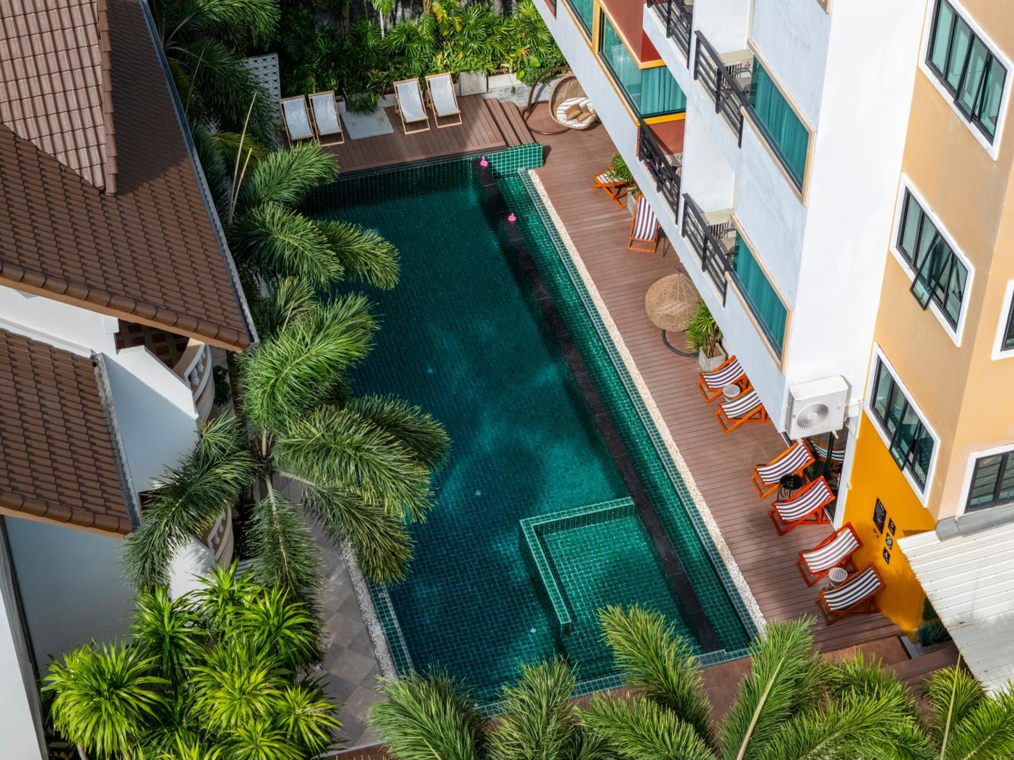 Hotel Buasri Boutique Patong Exterior foto