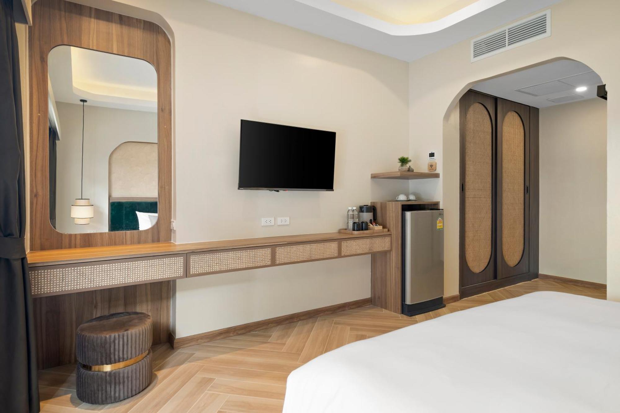 Hotel Buasri Boutique Patong Exterior foto