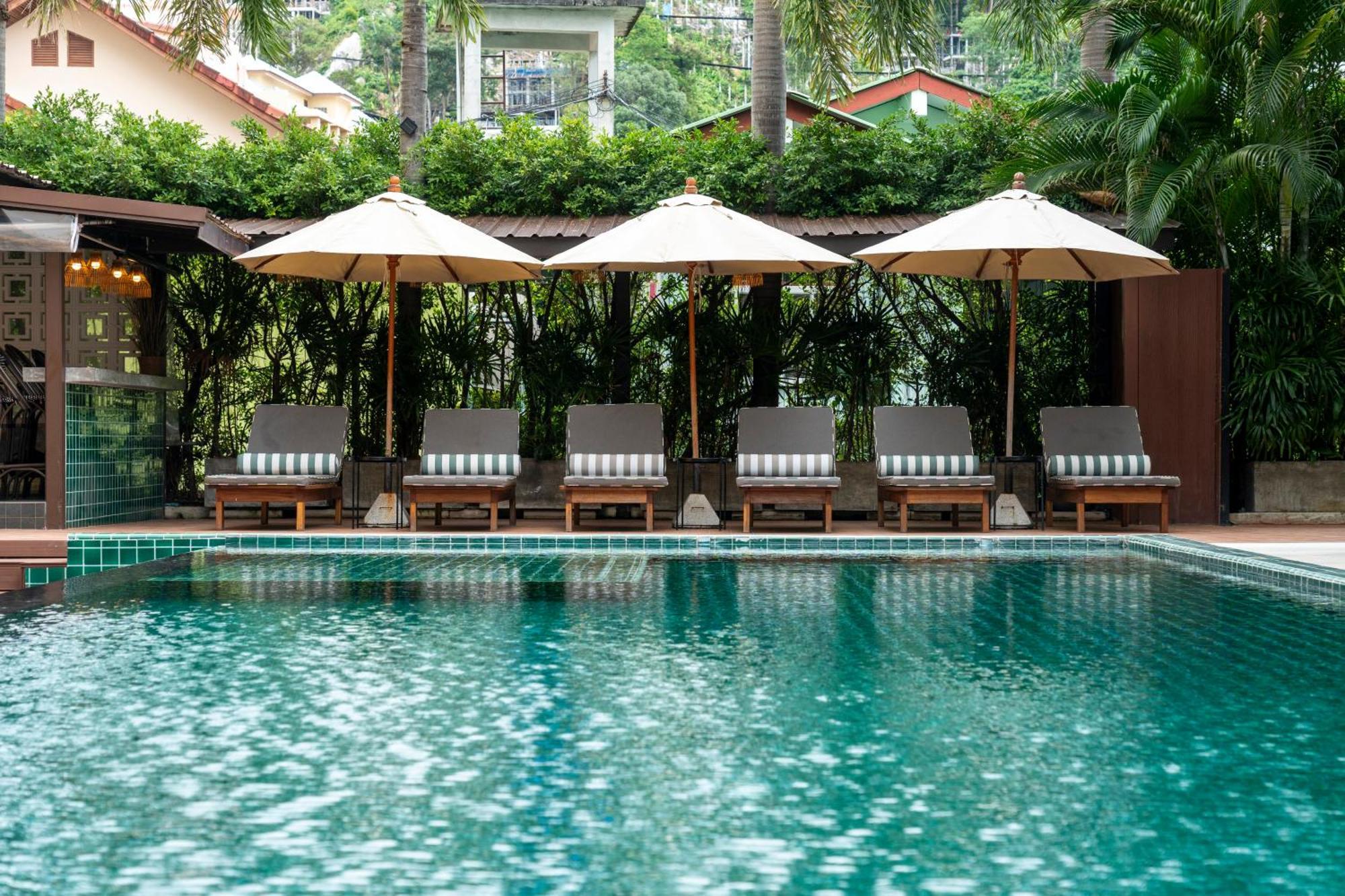 Hotel Buasri Boutique Patong Exterior foto